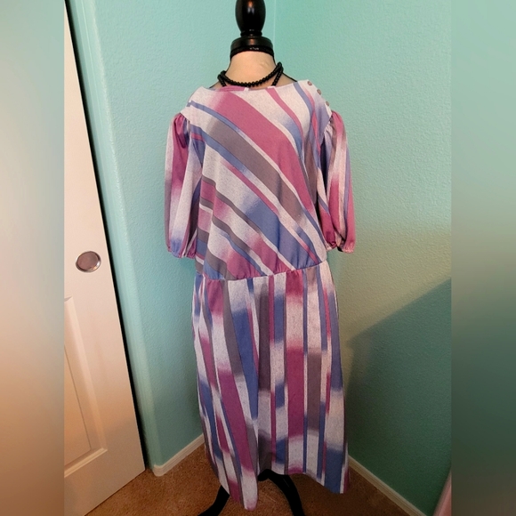 Sandi Dee Dress - Picture 1 of 2